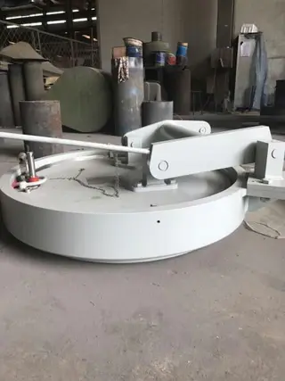 Quick Opening Closure with Sectors